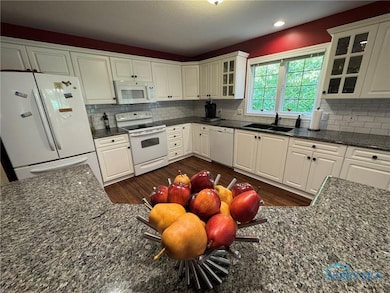 8553 Stone Oak Dr, Holland, OH 43528 - photo 5