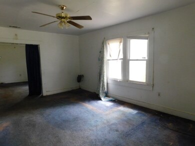 807 N Thomas St, Fitzgerald, GA 31750 - photo 6