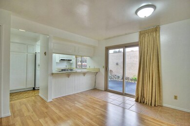 Dining Area with Breakfast Bar