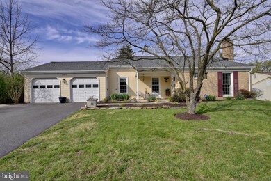 12802 Scranton Ct, Herndon, VA 20170 - photo 3
