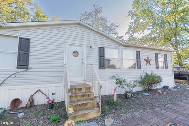 52 Commonwealth Ave, Bunker Hill, WV 25413 - photo 2