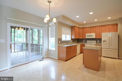 5614 Northton Ct, Woodbridge, VA 22193 - photo 7