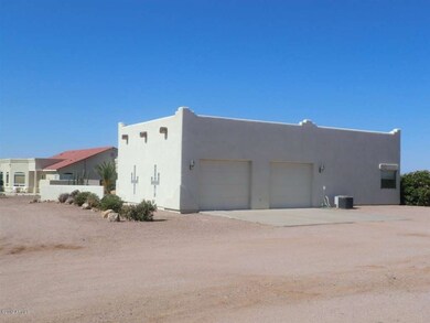 OVERSIZE 2 CAR GARAGE