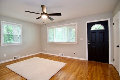 11 Aberdeen Rd, Springfield, MA 01109 - photo 3