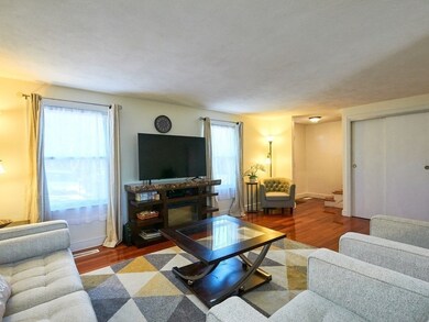 723 Hammond St unit 723, Chestnut Hill, MA 02467 - photo 4