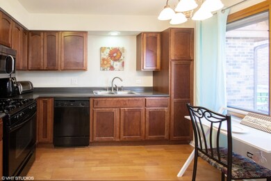 469 Valley Dr unit 3, Naperville, IL 60563 - photo 6