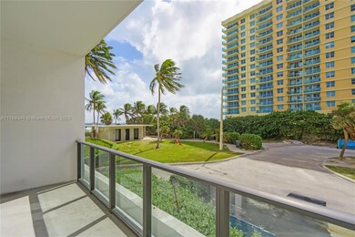 Quadomain South unit 207, Hollywood, FL 33019 - photo 2