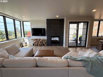 1151 Lantern Ln, Eugene, OR 97401 - photo 2