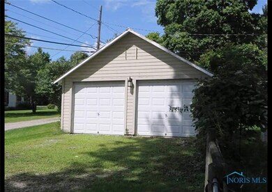 Detached Garage