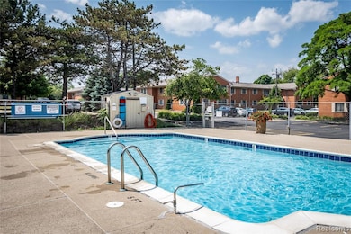 801 Plate St unit 201, Rochester, MI 48307 - photo 2