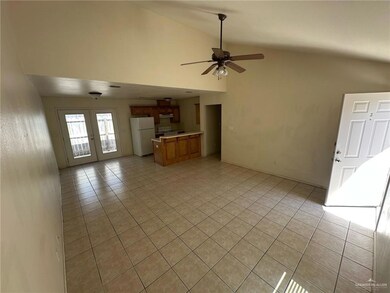 901 English Ave unit 3, Edinburg, TX 78541 - photo 4