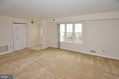 4156 Pleasant Meadow Ct unit 108F, Chantilly, VA 20151 - photo 4