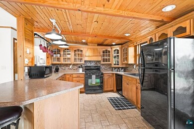Kitchen with light tile patterned floors, kitchen 