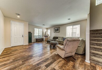 105-LivingRoom_3
