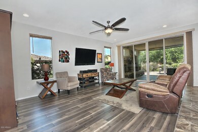 7502 W Merriweather Way-large-006-023-Li