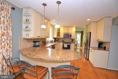 11630 Quail Ridge Ct, Reston, VA 20194 - photo 3