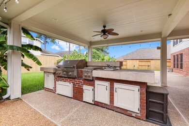 Awesome outdoor kitchen