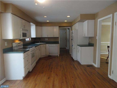 205 Oak St, Downingtown, PA 19335 - photo 7