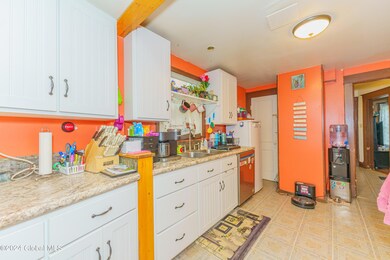4 Kitchen 5
