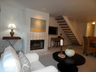 Gas/wood fireplace