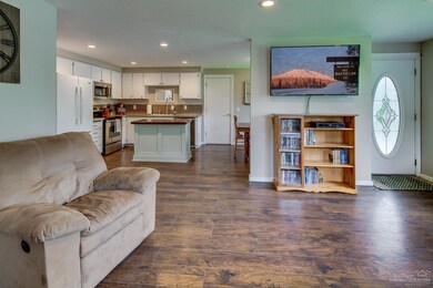 2612 SW Umatilla Ct, Redmond, OR 97756 - photo 6