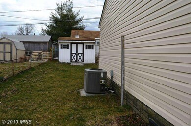 21 Right Elevator Dr, Middle River, MD 21220 - photo 2