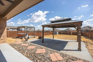 1417 Seabiscuit Dr, Granbury, TX 76049 - photo 3