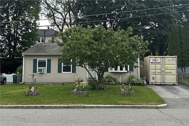 79 Rivulet St, Woonsocket, RI 02895 - photo 2