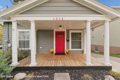 07-1314-W-Ottawa-St-WindowStill-Photogra