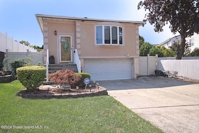 15 Bovanizer St, Staten Island, NY 10312 - photo 2