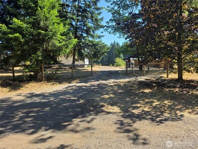 11305 Bald Hill Rd SE, Yelm, WA 98597 - photo 2