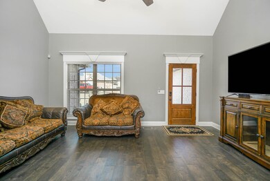 318 Shelby Cir, Shelbyville, TN 37160 - photo 4