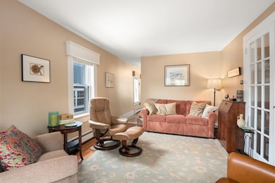 27 Summer St, Newburyport, MA 01950 - photo 3