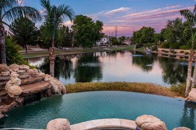 Negative Edge Pool and Spa W/Waterfall