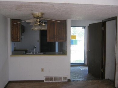 875 Westbury Ln S unit C, Columbus, OH 43228 - photo 7