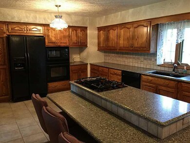 208 Woodridge Ln, Indiana, PA 15701 - photo 4