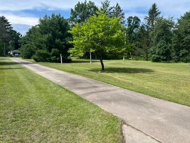 W11762 Rays Ln, Crivitz, WI 54114 - photo 4