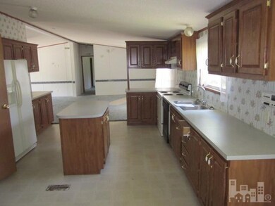 190 Long Leaf Hills Dr SE, Bolivia, NC 28422 - photo 5