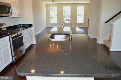 9073 Alexander Way, Manassas Park, VA 20111 - photo 4