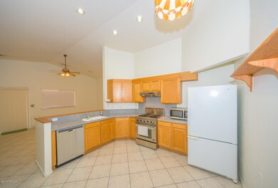 8430 N Sayante Way, Tucson, AZ 85743 - photo 2