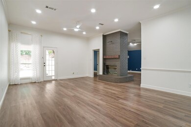 112 Montreal Dr, Hurst, TX 76054 - photo 2