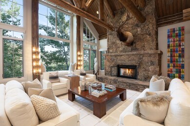 2178_cresta_interior_living