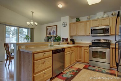 Open kitchen w/SS appliances