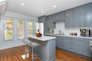 2640 Holcomb Springs Dr, Alpharetta, GA 30022 - photo 5