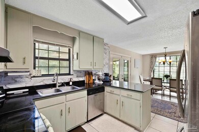 8506 Eight Mile Creek Rd, Pensacola, FL 32526 - photo 4