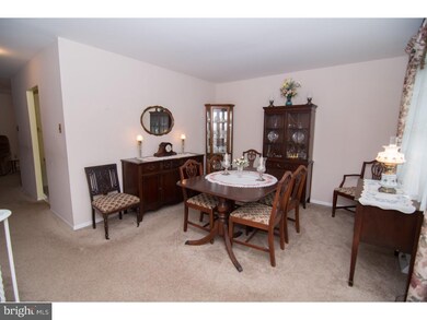 1056 Bayless Place unit E4, Norristown, PA 19403 - photo 4