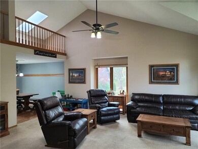 228 W 14th St S, Newton, IA 50208 - photo 4