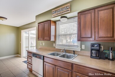 Blue Ribbon Realty-1266 Cavanagh-5