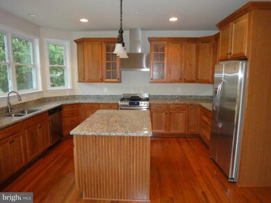 8410 Lillian Ln, Laurel, MD 20723 - photo 2