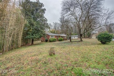 2303 Greenleaf Dr, Gastonia, NC 28052 - photo 2